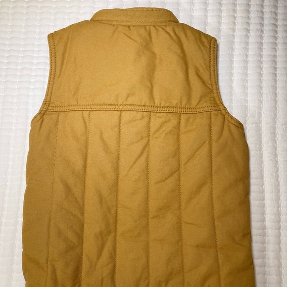 Oshkosh tan padded vest 5t - Picture 2 of 4